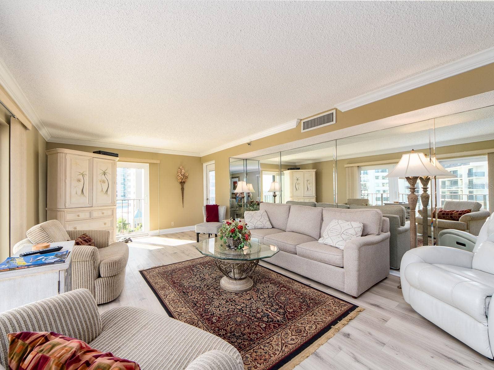1480 GULF BOULEVARD, #610, Clearwater Beach, FL 33767 TASTEFUL, WELL DECORATED FURNITURE