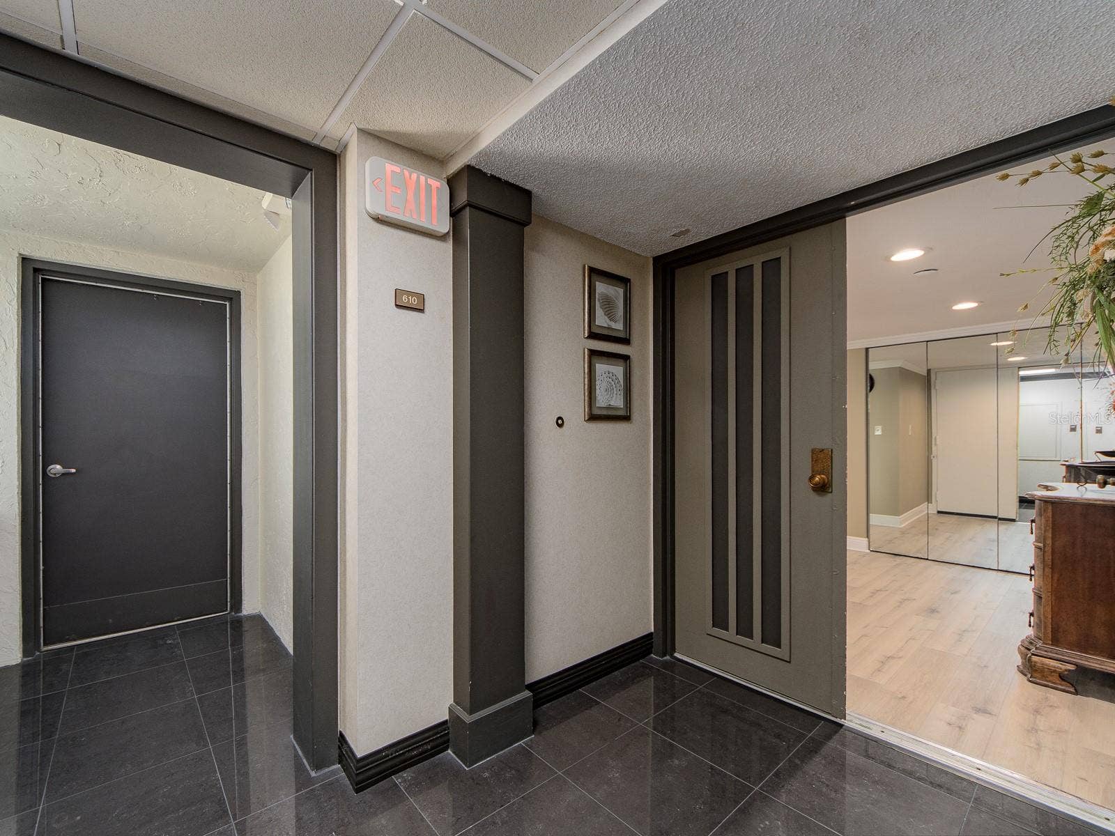 1480 GULF BOULEVARD, #610, Clearwater Beach, FL 33767 ENTRANCE FROM HALL WAY