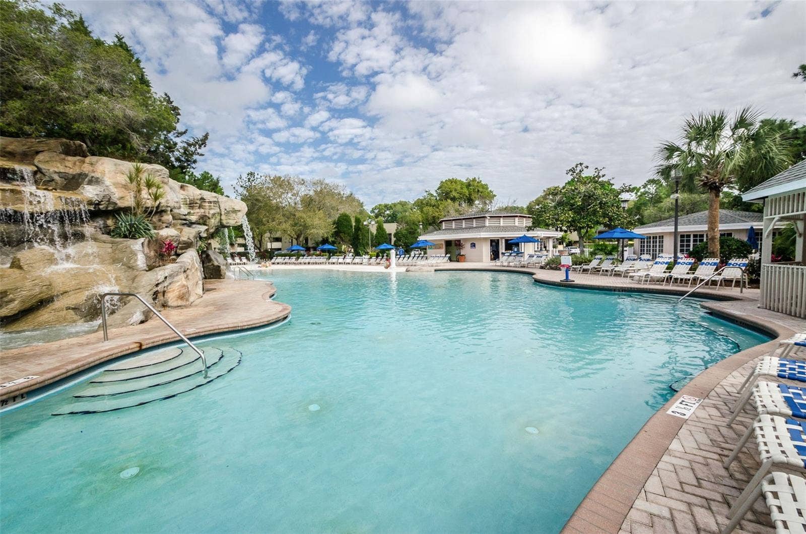 36750 US HIGHWAY 19 N, #5-104, Palm Harbor, FL 34683
