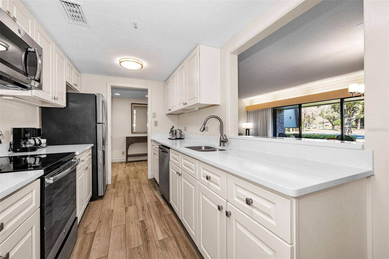 36750 US HIGHWAY 19 N, #5-104, Palm Harbor, FL 34683