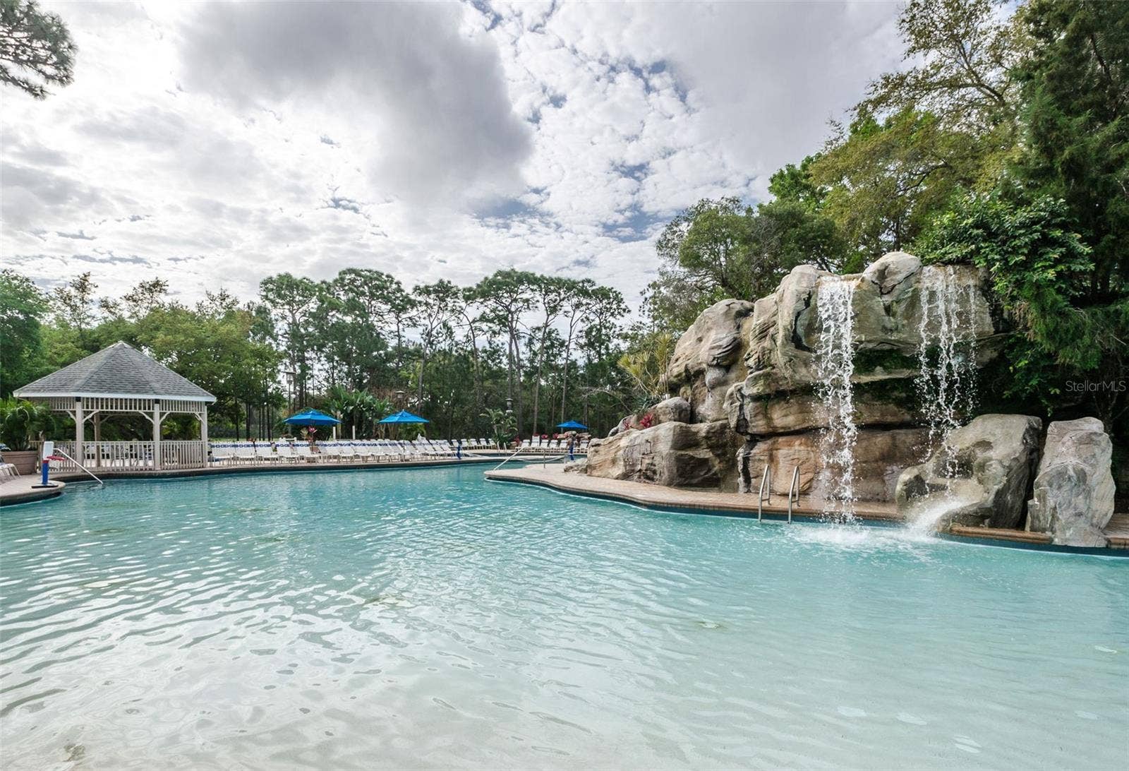 36750 US HIGHWAY 19 N, #5-104, Palm Harbor, FL 34683