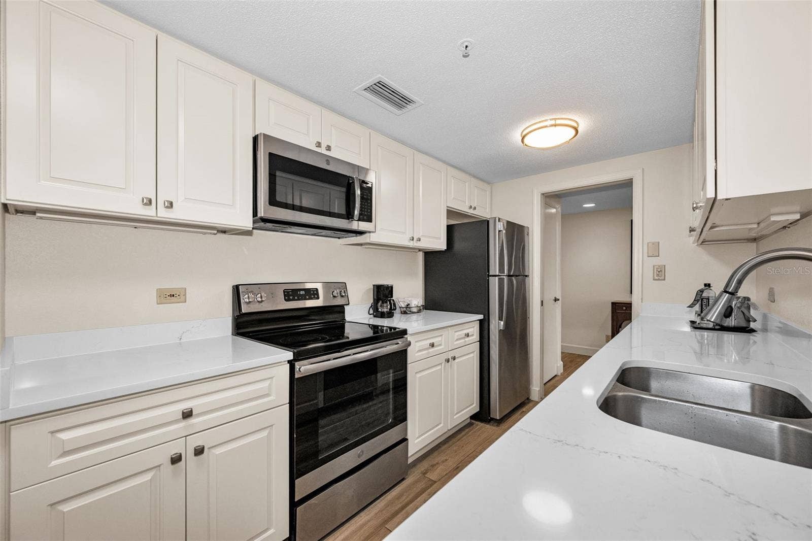 36750 US HIGHWAY 19 N, #5-104, Palm Harbor, FL 34683