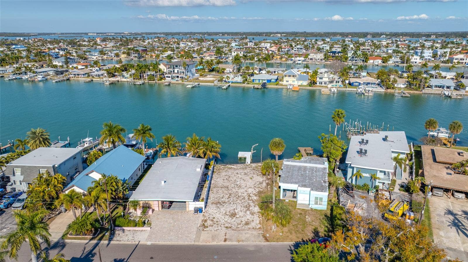 11075 3RD STREET E, Treasure Island, FL 33706 11075 3RD STREET E, Treasure Island, FL 33706