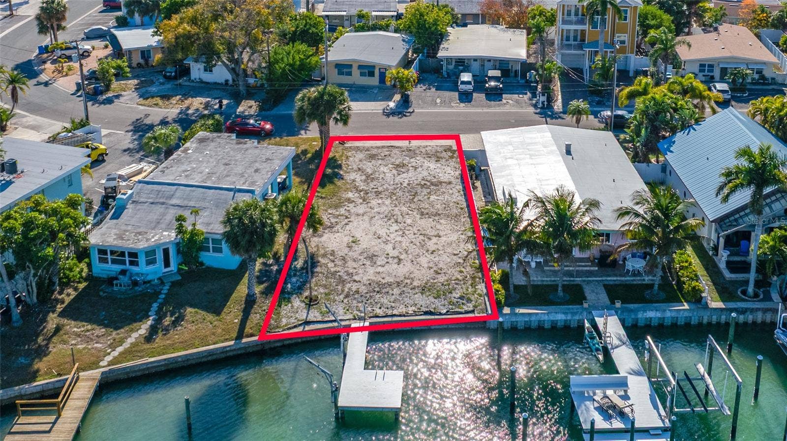 11075 3RD STREET E, Treasure Island, FL 33706 Composite dock.