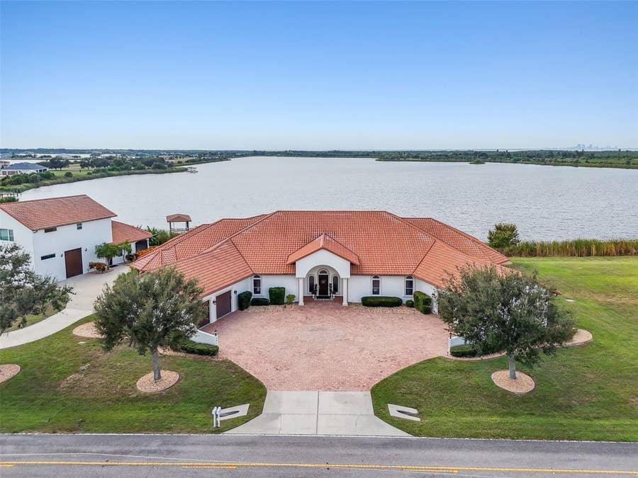 Property photo for 3215 GULF CITY ROAD, Ruskin, FL
