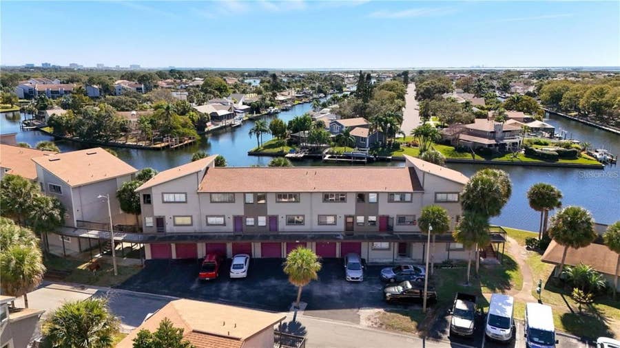 Property photo for 6315 NEWTOWN CIRCLE, #15B3, Tampa, FL