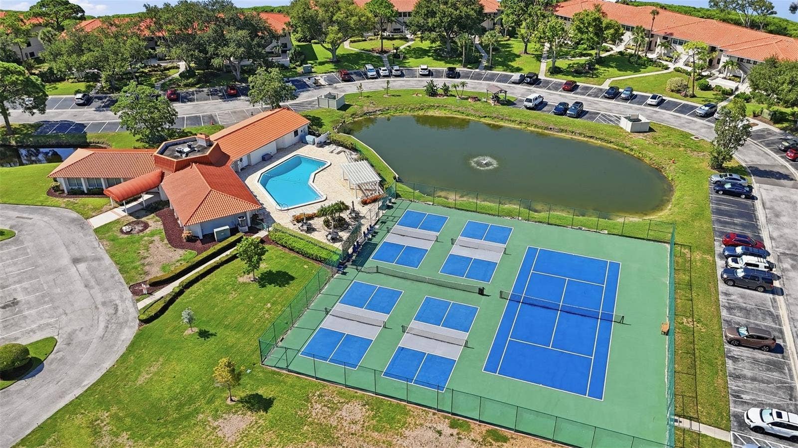 301 MARINER DRIVE, #301, Tarpon Springs, FL 34689 Clubhouse, pool, and courts
