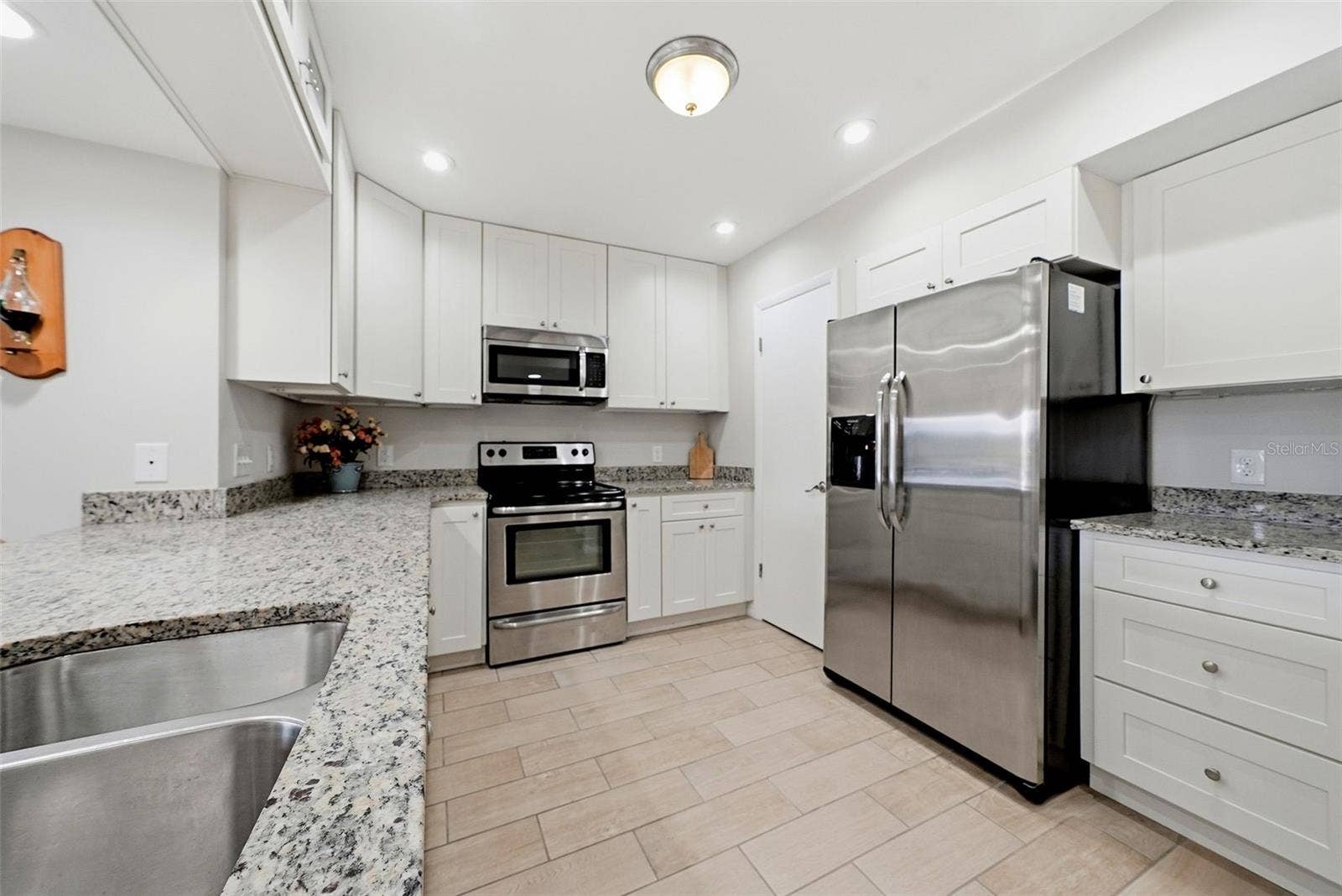 301 MARINER DRIVE, #301, Tarpon Springs, FL 34689 Kitchen