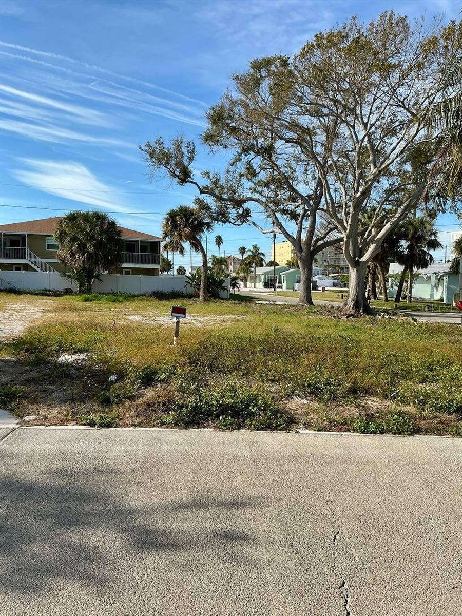Property photo for 13354 2ND ST E, Madeira Beach, FL