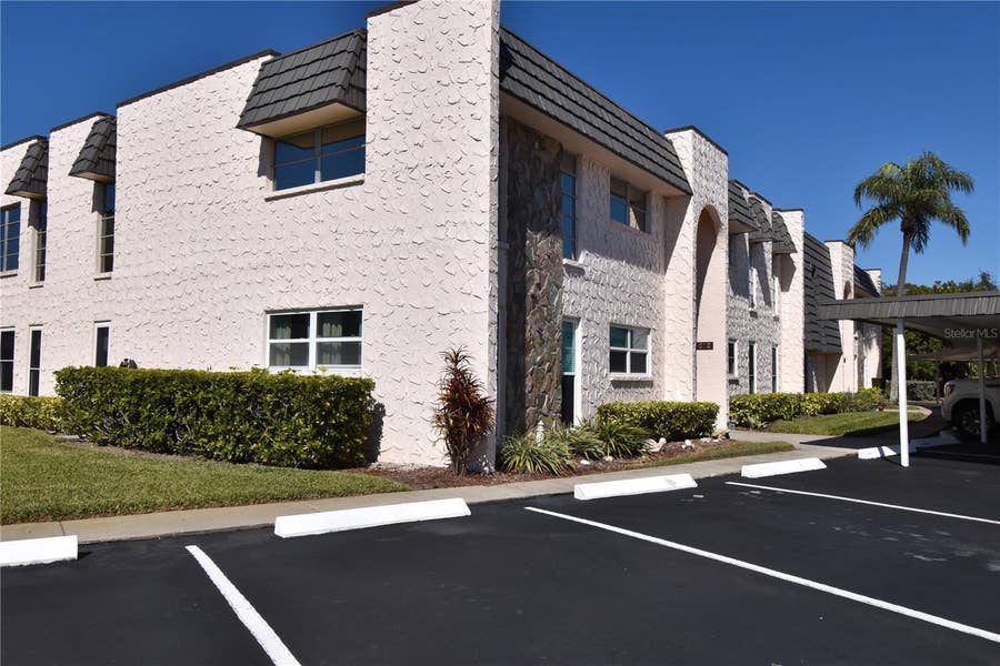 Property photo for 121 FERNWOOD CIRCLE, #121, Seminole, FL