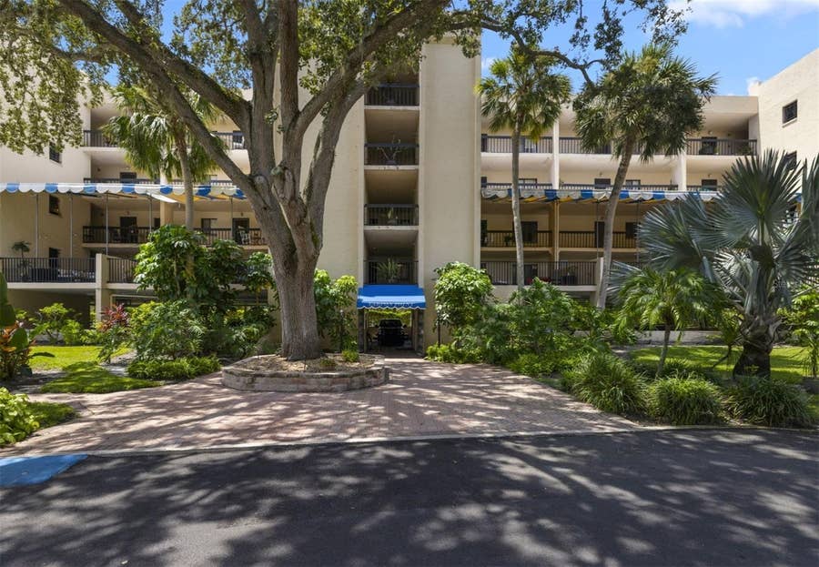 Property photo for 402 TARPON POINT, Tarpon Springs, FL
