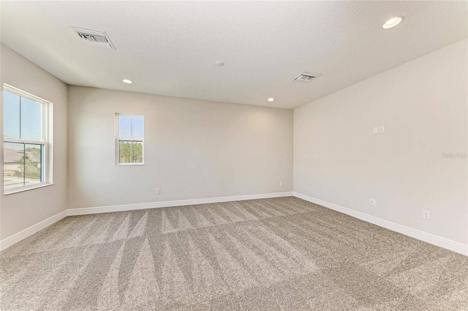 35576 BIG HAWK DRIVE, Zephyrhills, FL 33541 35576 BIG HAWK DRIVE, Zephyrhills, FL 33541