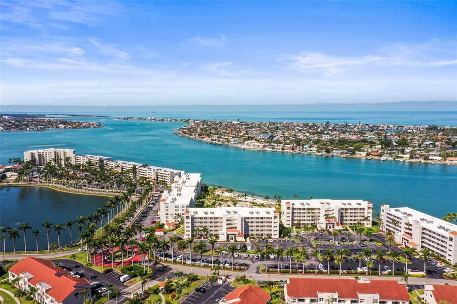 Property photo for 5901 BAHIA DEL MAR CIRCLE, #124, St Petersburg, FL