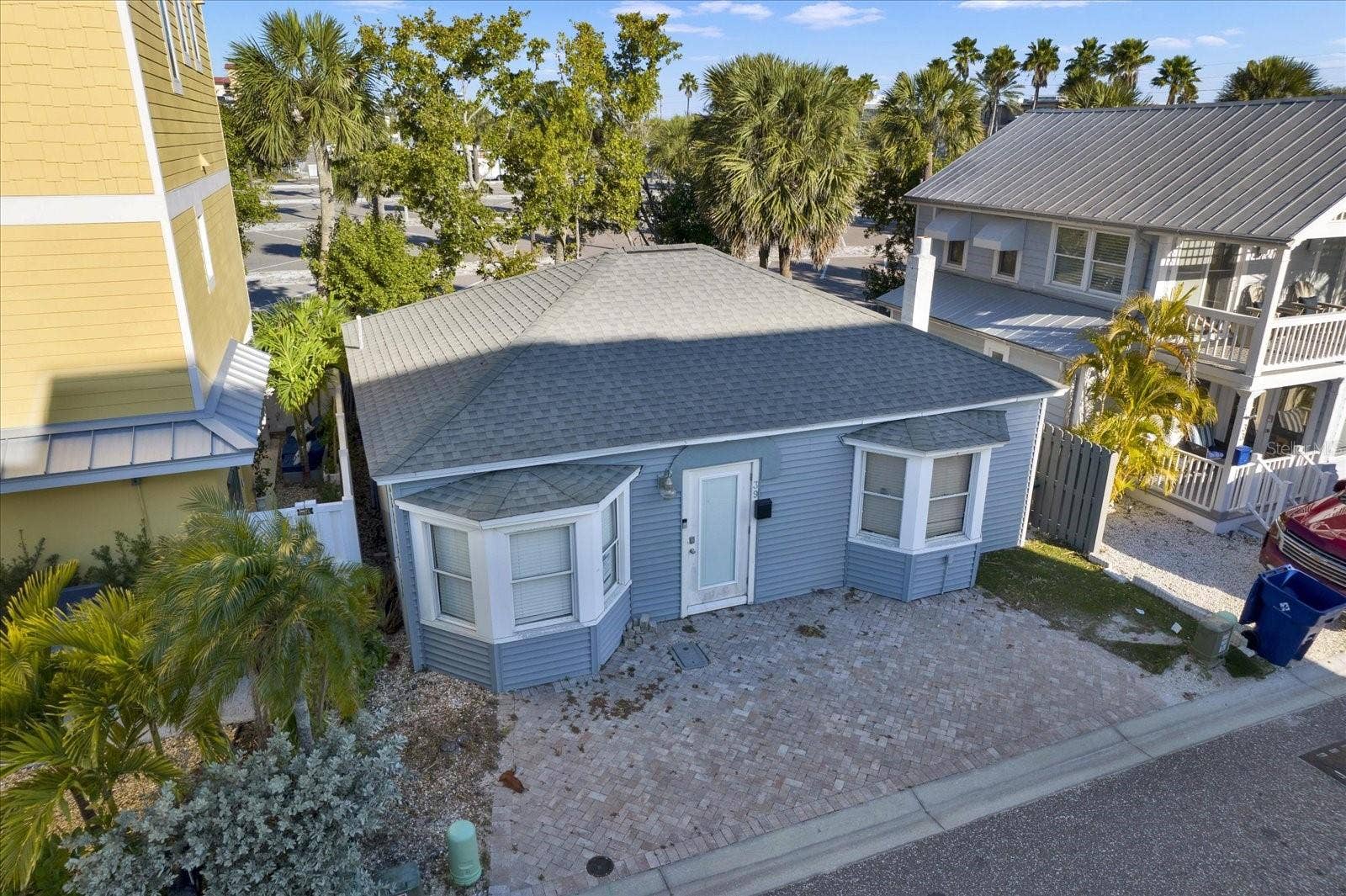39 181ST AVENUE W, Redington Shores, FL 33708 Front Exterior