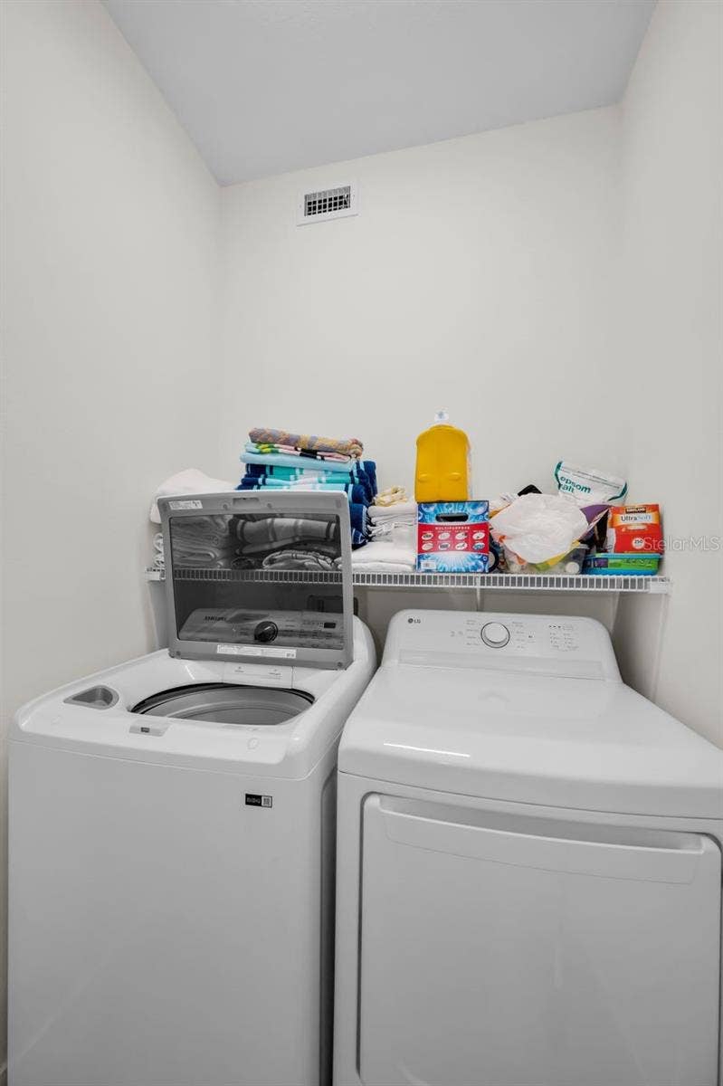 1590 S WASHINGTON AVENUE, Clearwater, FL 33756 In home laundry