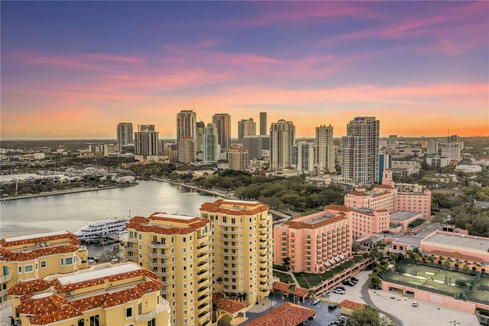 555 5TH AVENUE NE, #PH1, St Petersburg, FL 33701 555 5TH AVENUE NE, #PH1, St Petersburg, FL 33701