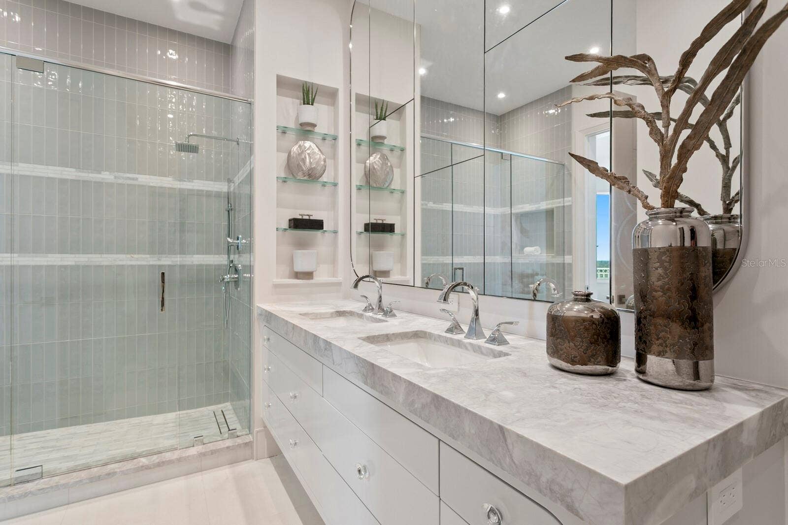 555 5TH AVENUE NE, #PH1, St Petersburg, FL 33701 555 5TH AVENUE NE, #PH1, St Petersburg, FL 33701