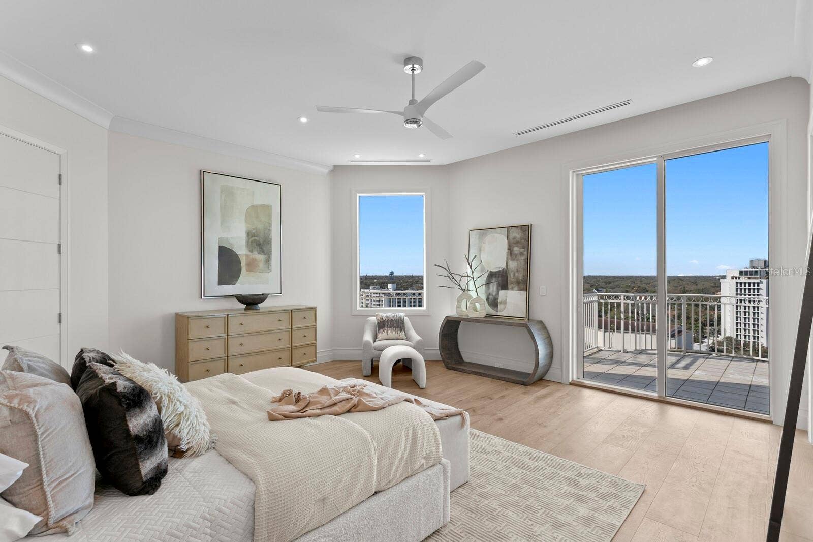 555 5TH AVENUE NE, #PH1, St Petersburg, FL 33701 555 5TH AVENUE NE, #PH1, St Petersburg, FL 33701