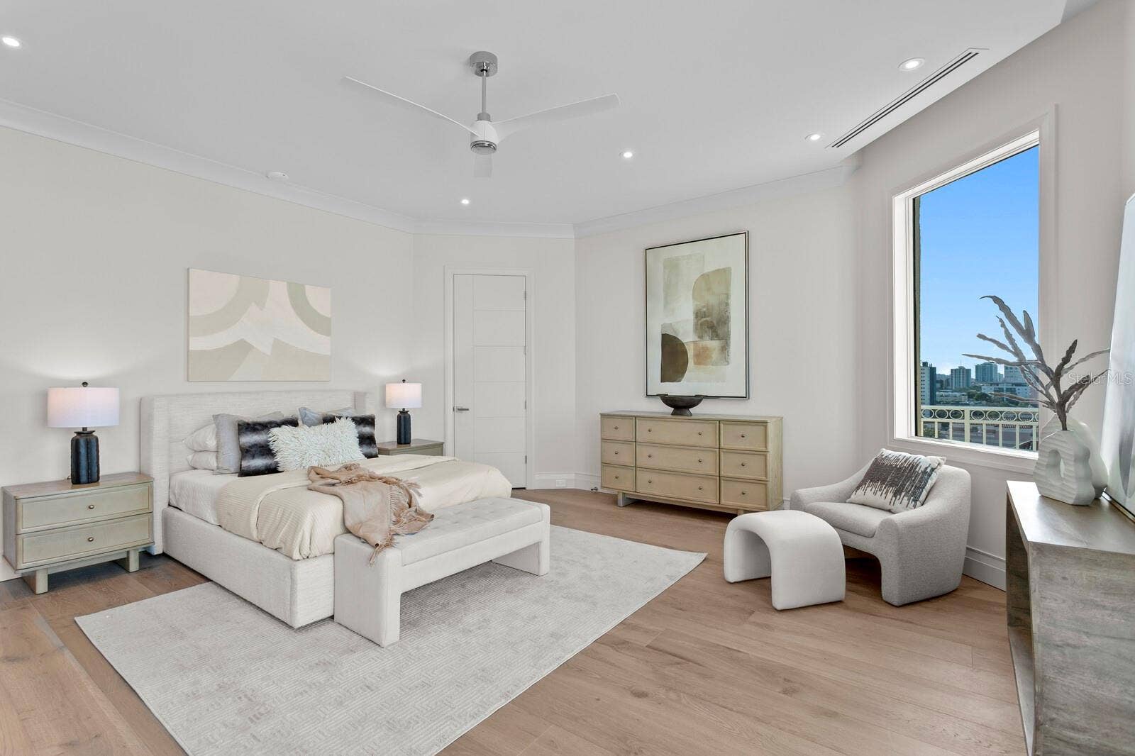 555 5TH AVENUE NE, #PH1, St Petersburg, FL 33701 555 5TH AVENUE NE, #PH1, St Petersburg, FL 33701