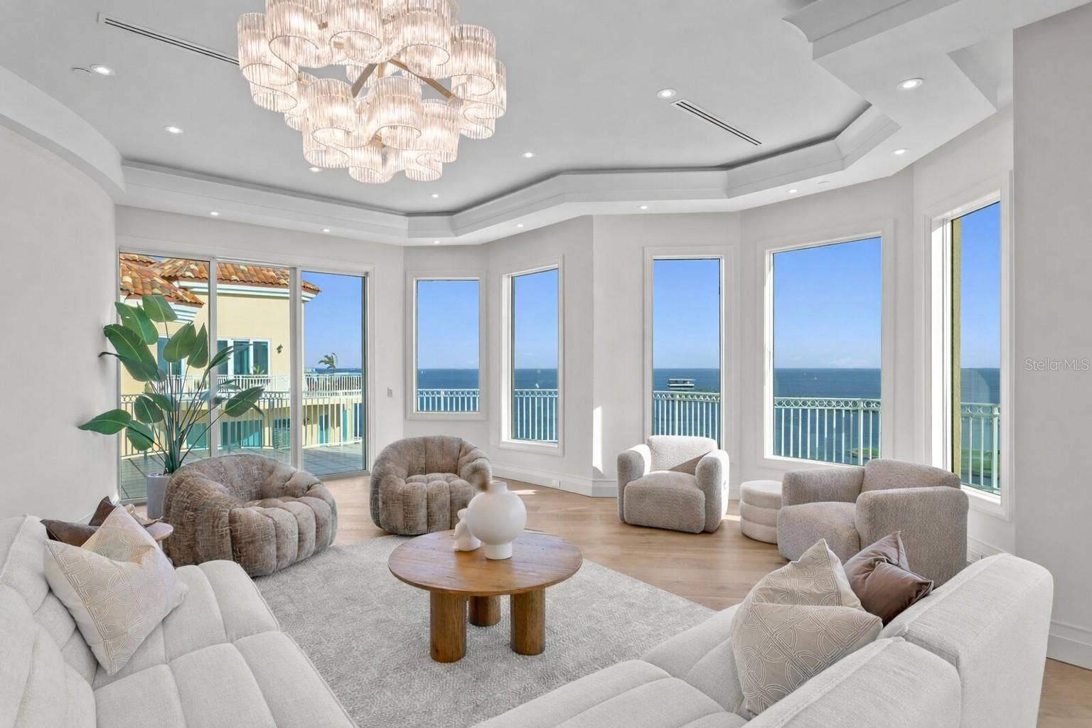 555 5TH AVENUE NE, #PH1, St Petersburg, FL 33701 555 5TH AVENUE NE, #PH1, St Petersburg, FL 33701