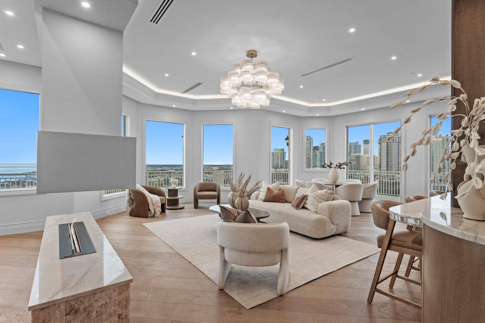 555 5TH AVENUE NE, #PH1, St Petersburg, FL 33701 555 5TH AVENUE NE, #PH1, St Petersburg, FL 33701