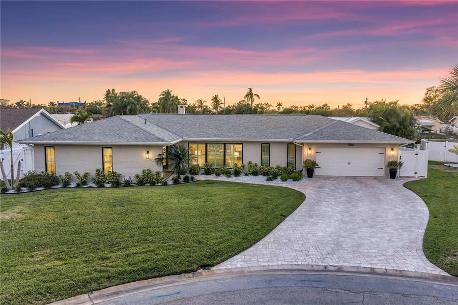 Property photo for 5166 HORSESHOE PLACE NE, St Petersburg, FL