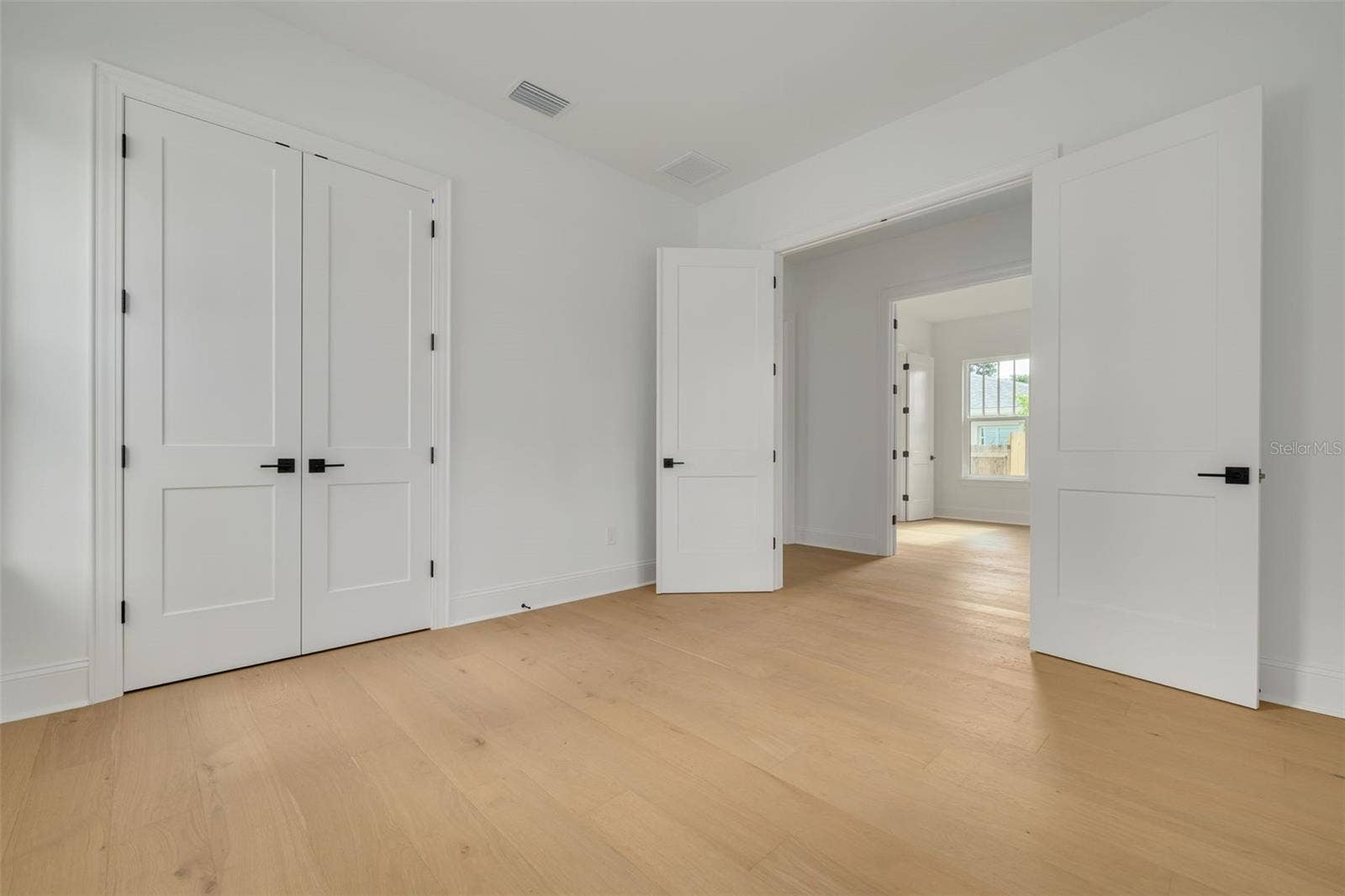 125 24TH AVENUE SE, St Petersburg, FL 33705 125 24TH AVENUE SE, St Petersburg, FL 33705