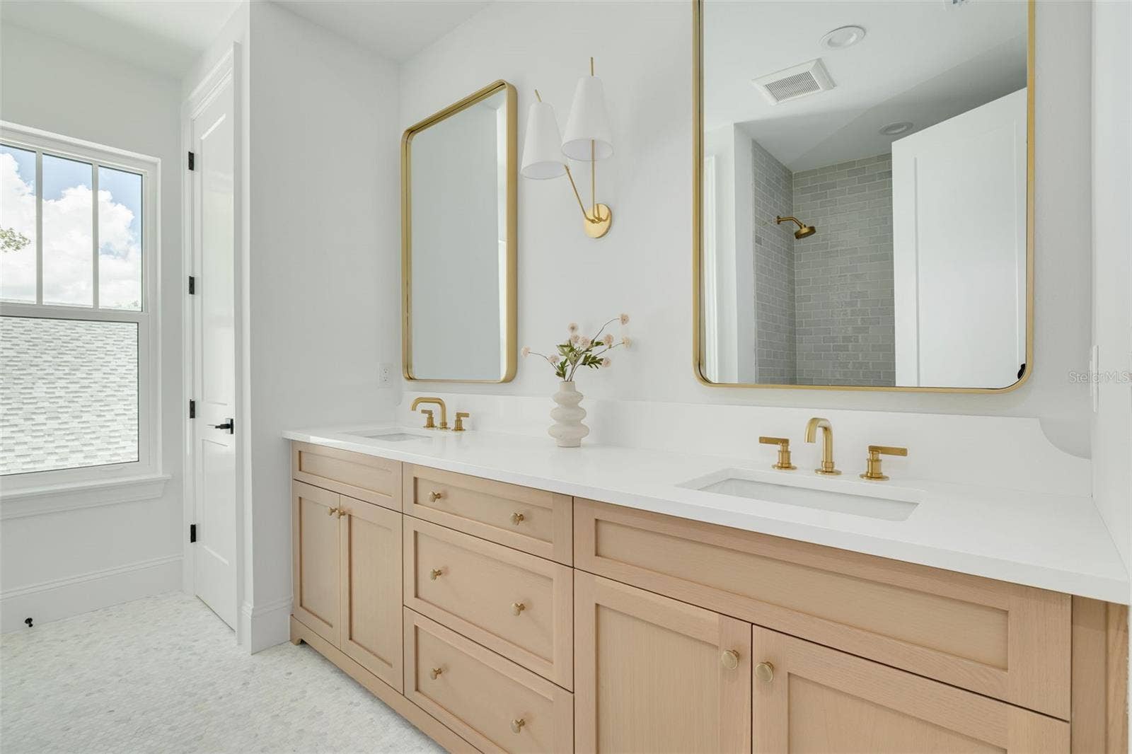 125 24TH AVENUE SE, St Petersburg, FL 33705 125 24TH AVENUE SE, St Petersburg, FL 33705