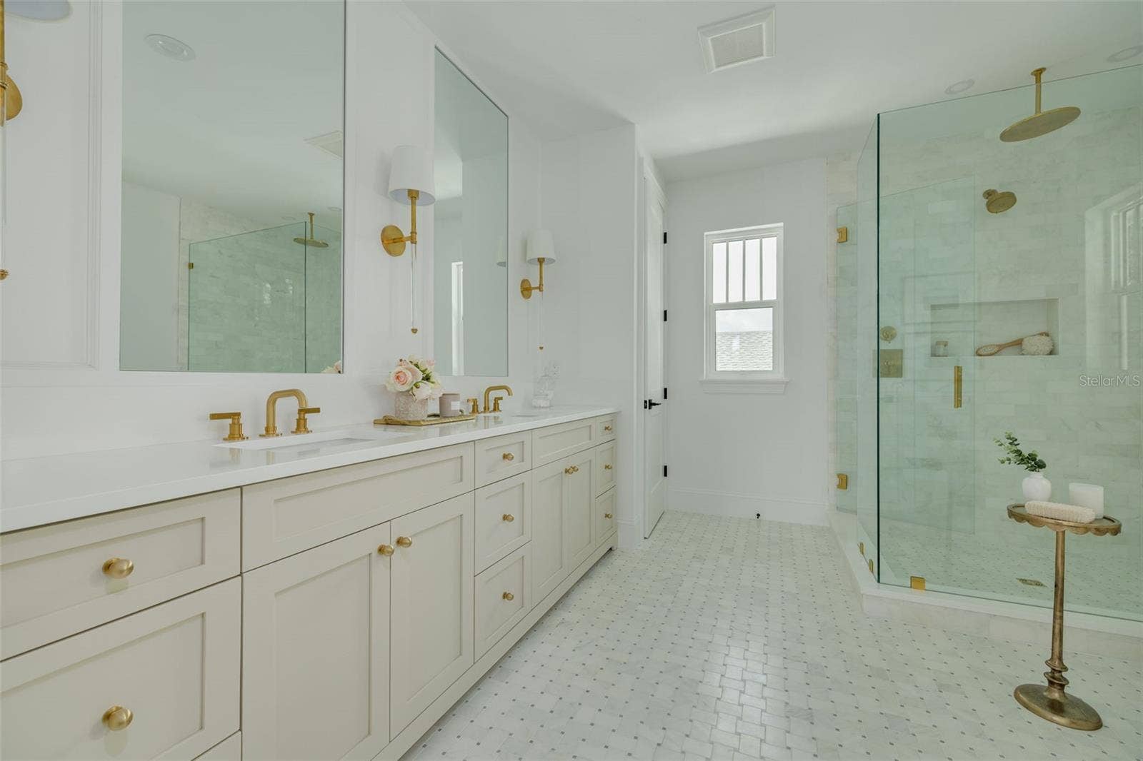 125 24TH AVENUE SE, St Petersburg, FL 33705 125 24TH AVENUE SE, St Petersburg, FL 33705