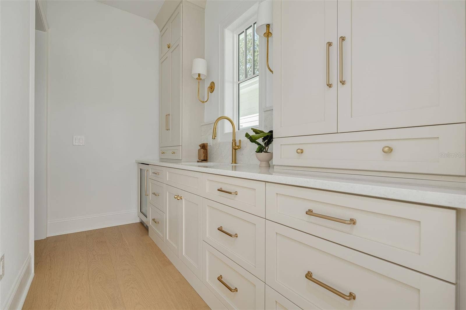 125 24TH AVENUE SE, St Petersburg, FL 33705 125 24TH AVENUE SE, St Petersburg, FL 33705