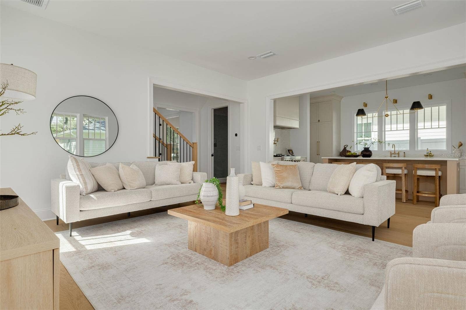 125 24TH AVENUE SE, St Petersburg, FL 33705 125 24TH AVENUE SE, St Petersburg, FL 33705
