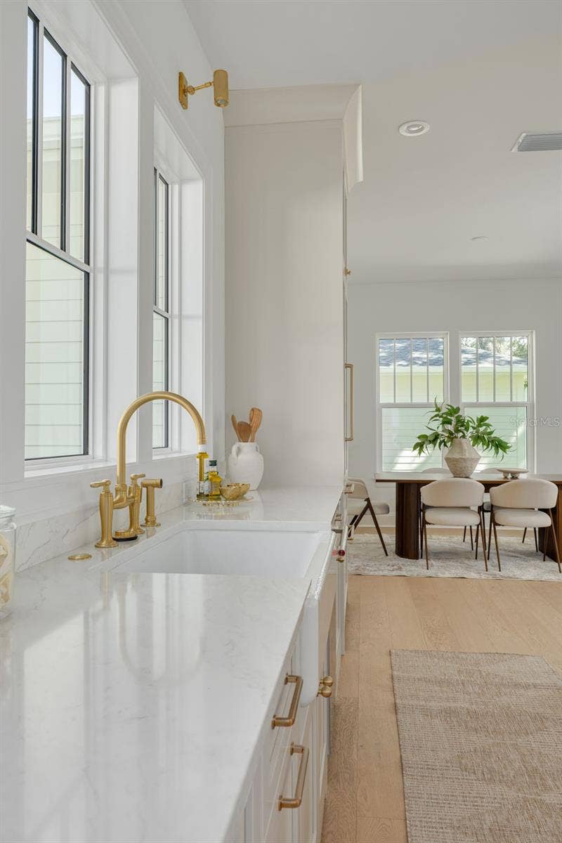 125 24TH AVENUE SE, St Petersburg, FL 33705 125 24TH AVENUE SE, St Petersburg, FL 33705