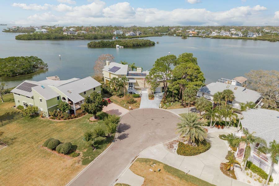 Property photo for 600 SOUNDVIEW DRIVE, Palm Harbor, FL