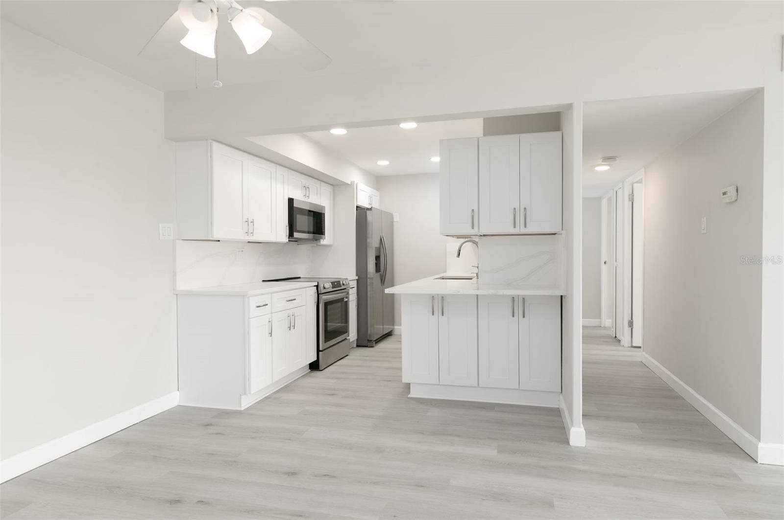 10355 PARADISE BOULEVARD, #213, Treasure Island, FL 33706 10355 PARADISE BOULEVARD, #213, Treasure Island, FL 33706