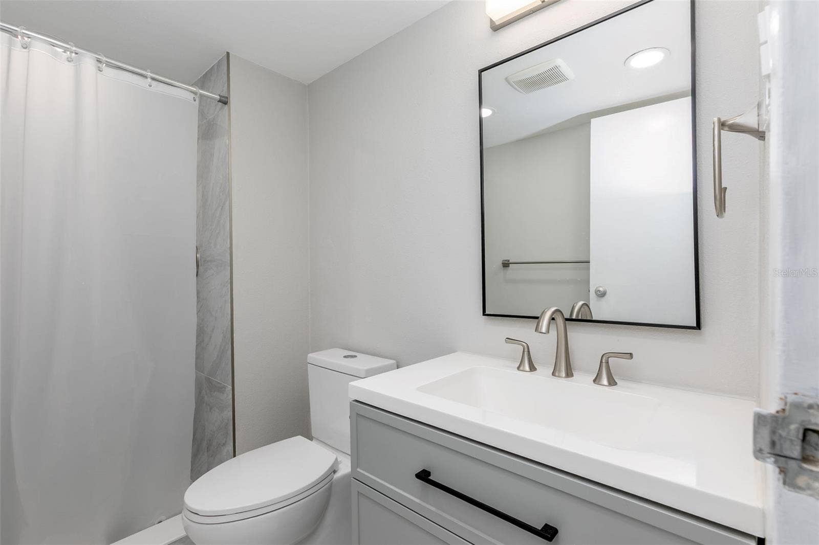 10355 PARADISE BOULEVARD, #213, Treasure Island, FL 33706 10355 PARADISE BOULEVARD, #213, Treasure Island, FL 33706