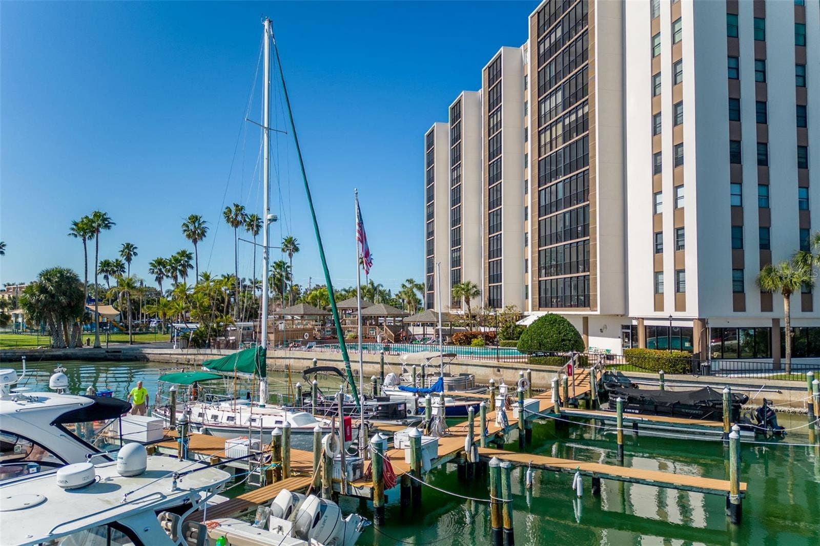 10355 PARADISE BOULEVARD, #213, Treasure Island, FL 33706 10355 PARADISE BOULEVARD, #213, Treasure Island, FL 33706