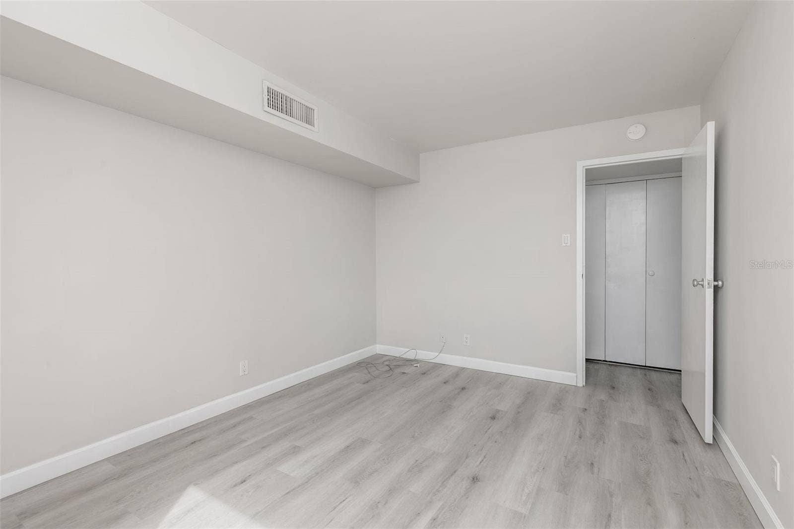 10355 PARADISE BOULEVARD, #213, Treasure Island, FL 33706 10355 PARADISE BOULEVARD, #213, Treasure Island, FL 33706