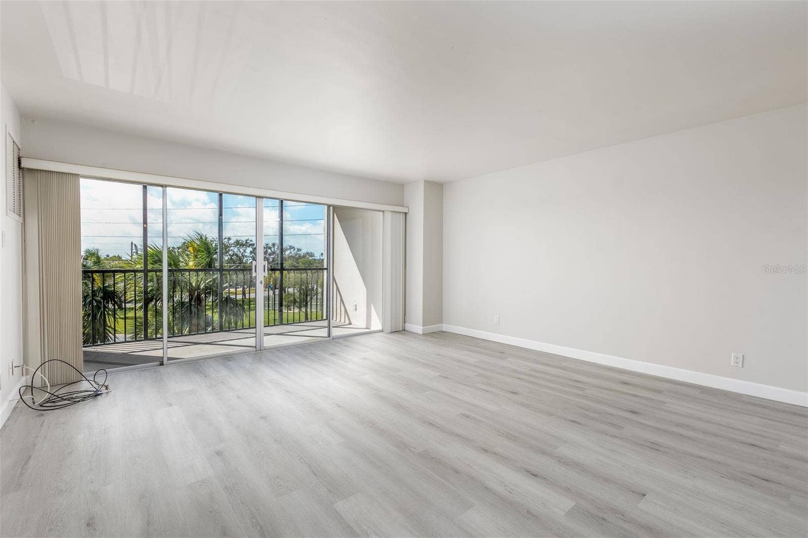 10355 PARADISE BOULEVARD, #213, Treasure Island, FL 33706 10355 PARADISE BOULEVARD, #213, Treasure Island, FL 33706