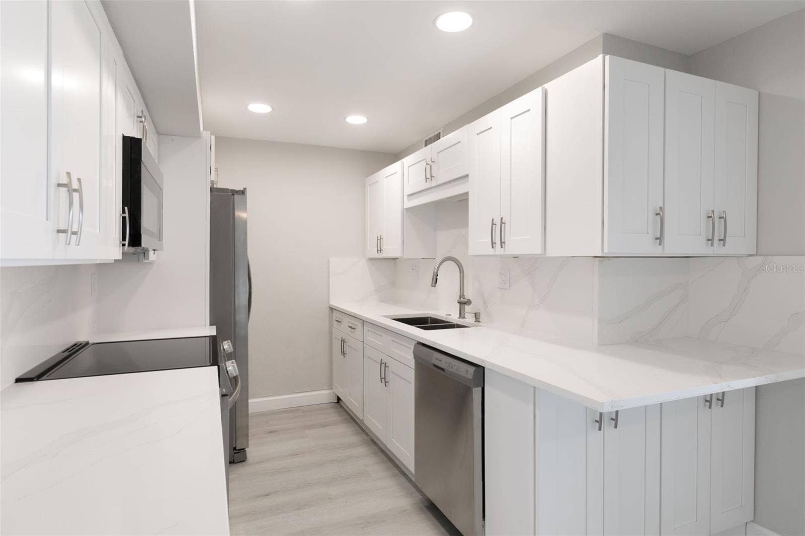 10355 PARADISE BOULEVARD, #213, Treasure Island, FL 33706 10355 PARADISE BOULEVARD, #213, Treasure Island, FL 33706