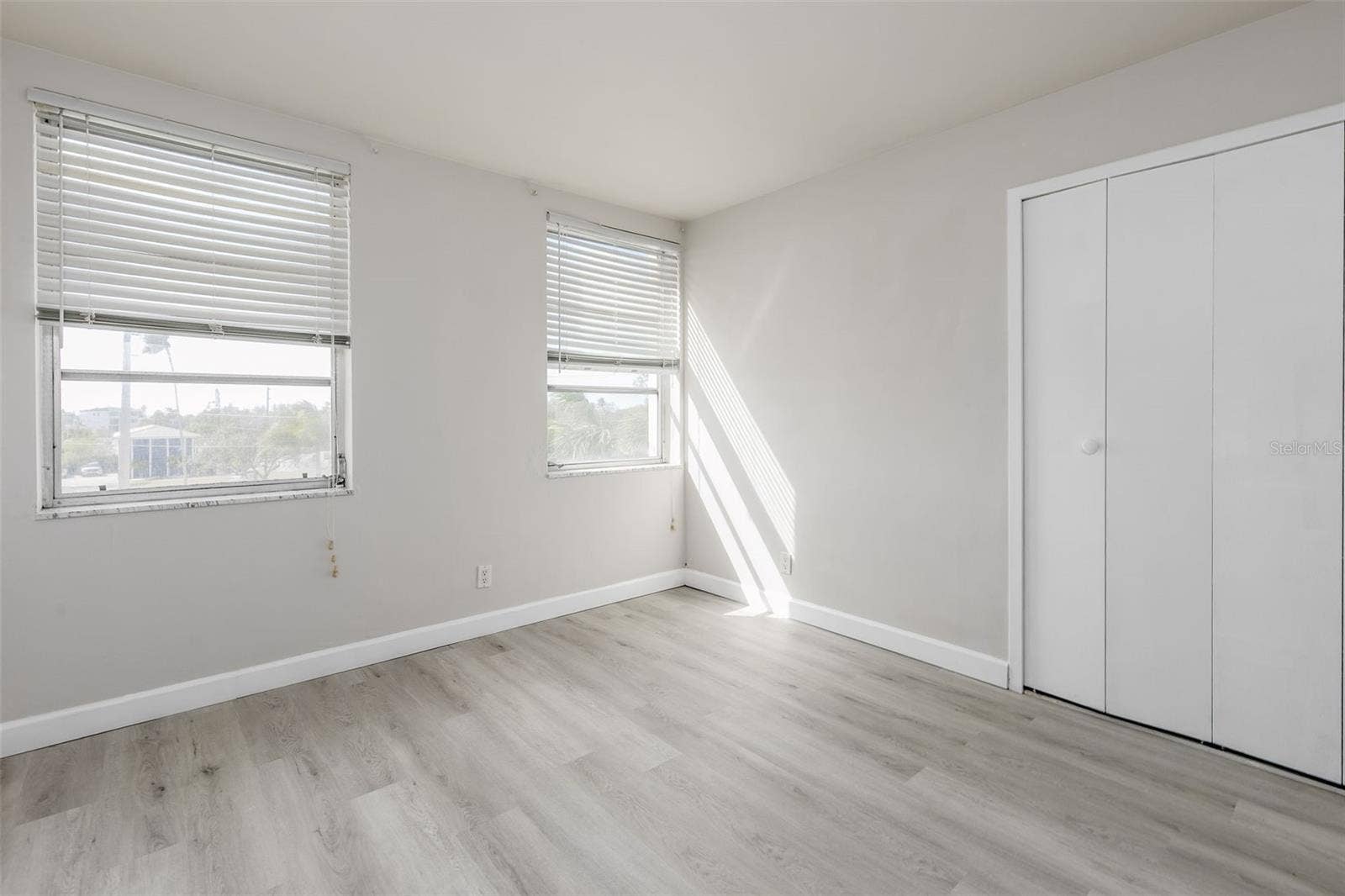10355 PARADISE BOULEVARD, #213, Treasure Island, FL 33706 10355 PARADISE BOULEVARD, #213, Treasure Island, FL 33706