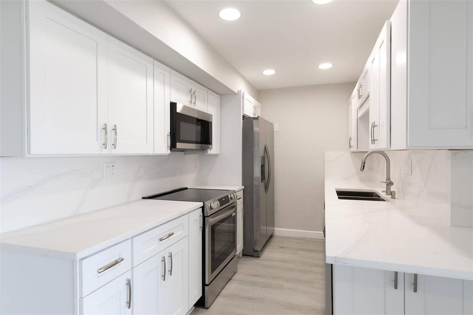 10355 PARADISE BOULEVARD, #213, Treasure Island, FL 33706 10355 PARADISE BOULEVARD, #213, Treasure Island, FL 33706