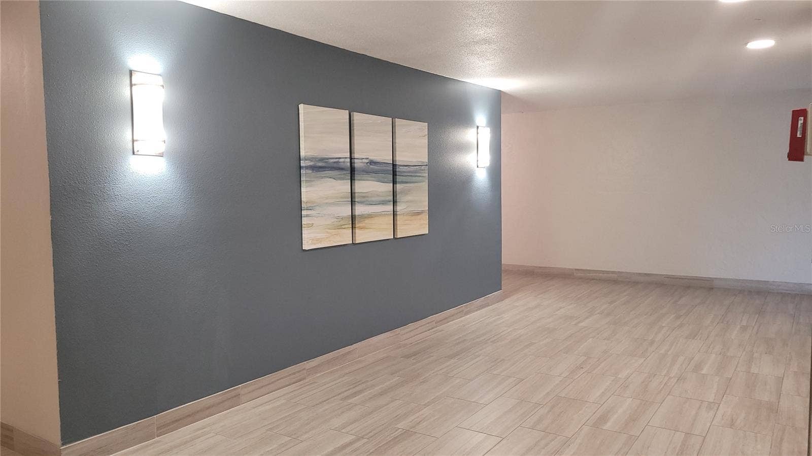 500 TREASURE ISLAND CAUSEWAY, #106, Treasure Island, FL 33706 Building entryway