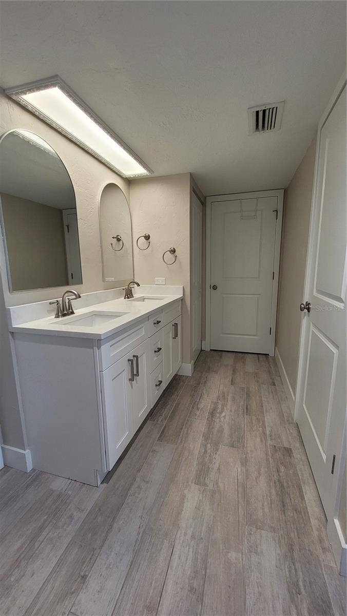 500 TREASURE ISLAND CAUSEWAY, #106, Treasure Island, FL 33706 500 TREASURE ISLAND CAUSEWAY, #106, Treasure Island, FL 33706