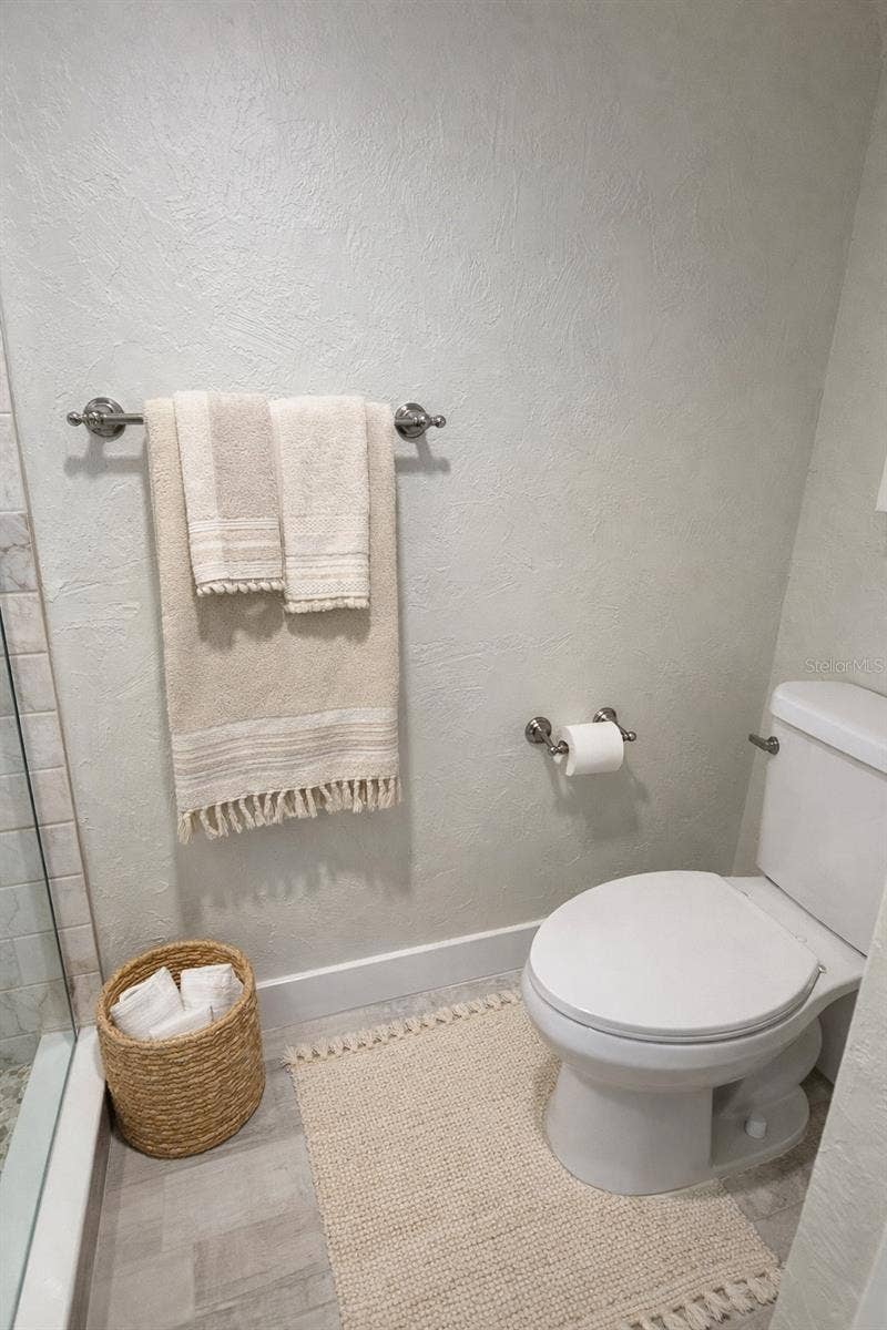 500 TREASURE ISLAND CAUSEWAY, #106, Treasure Island, FL 33706 Master bath area
