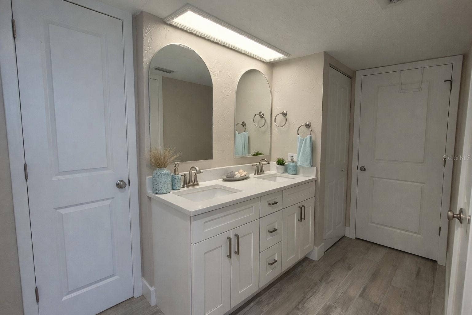 500 TREASURE ISLAND CAUSEWAY, #106, Treasure Island, FL 33706 Master bath double vanity area