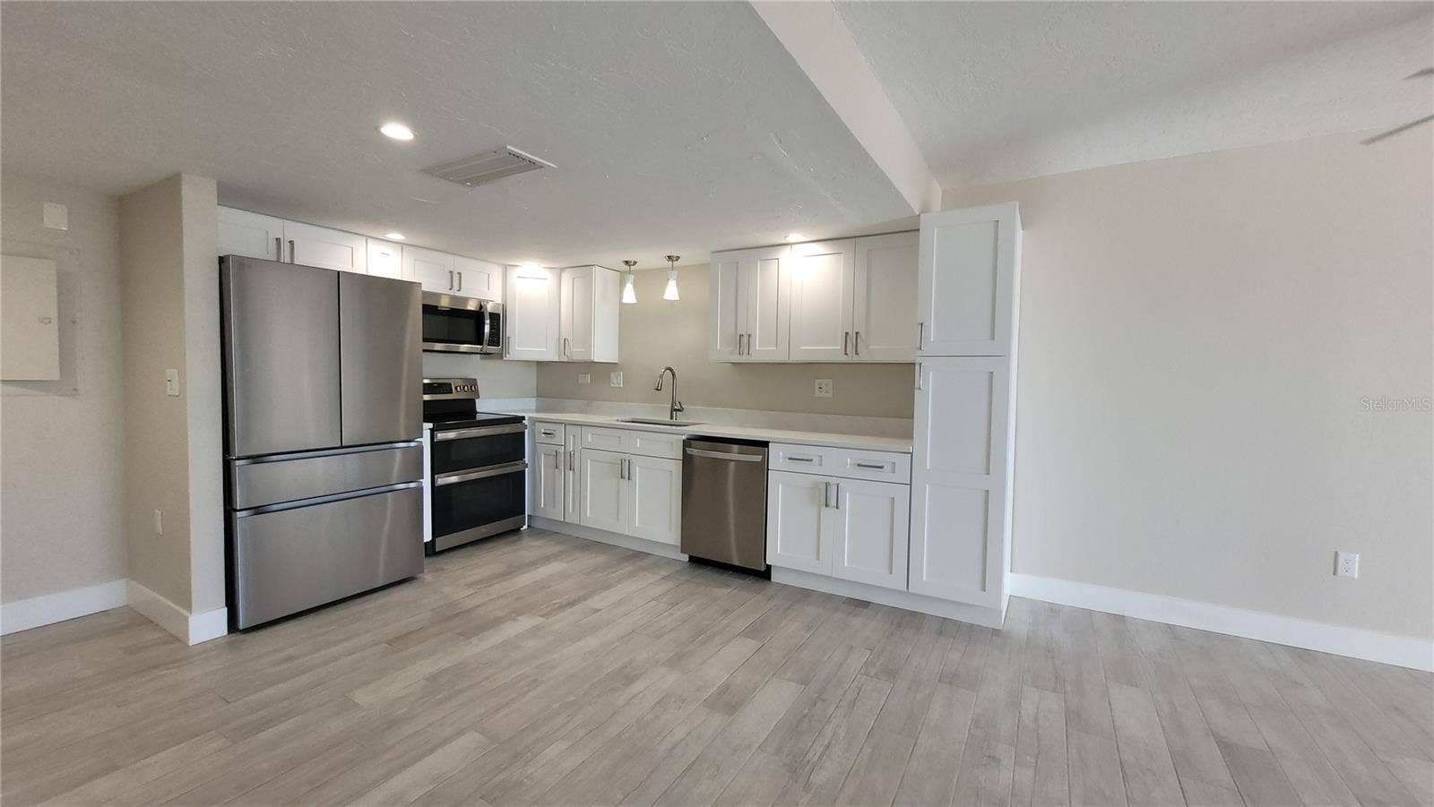 500 TREASURE ISLAND CAUSEWAY, #106, Treasure Island, FL 33706 500 TREASURE ISLAND CAUSEWAY, #106, Treasure Island, FL 33706
