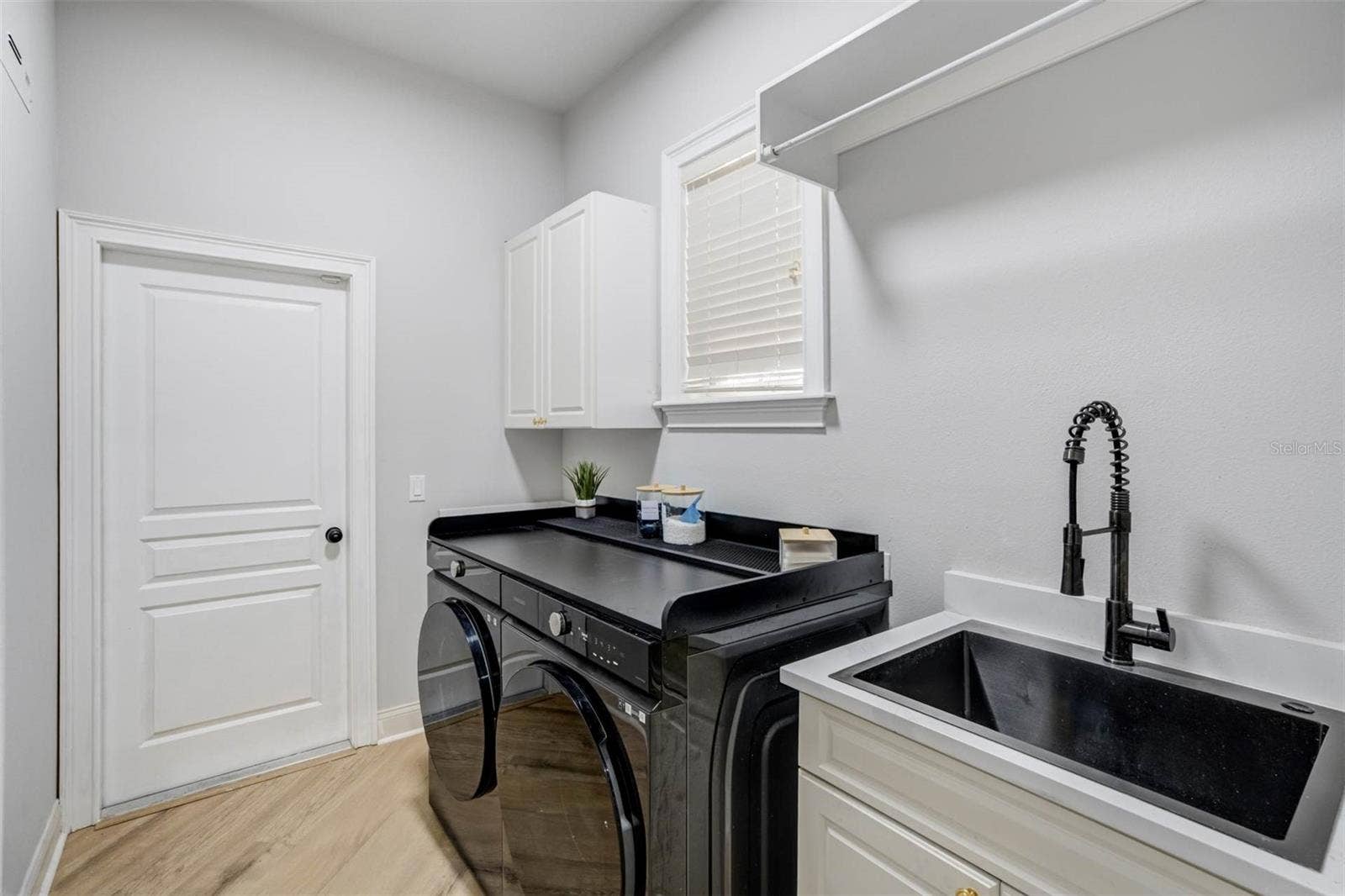 655 WHISPER WOODS DRIVE, Lakeland, FL 33813 Laundry Room