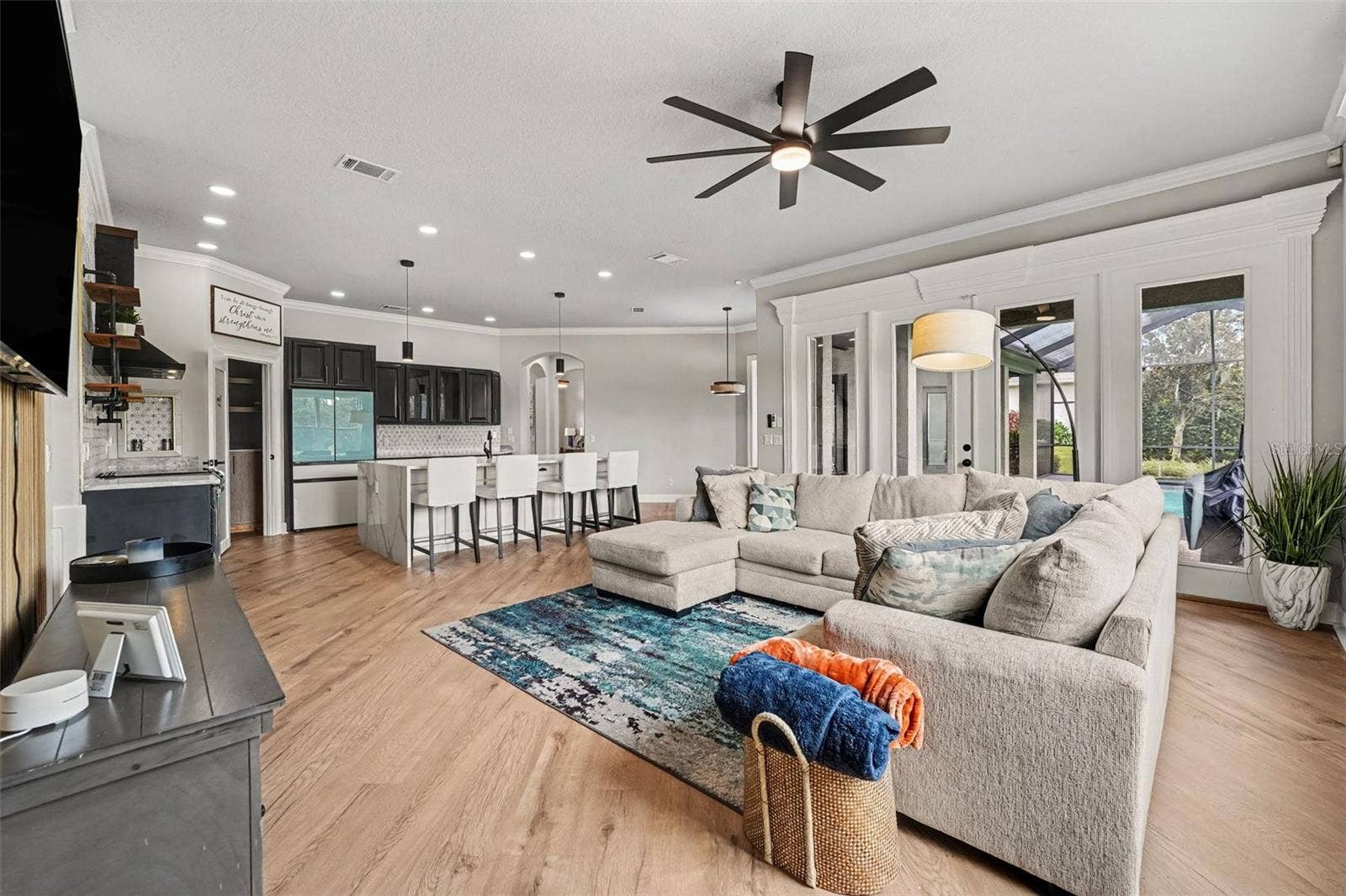 655 WHISPER WOODS DRIVE, Lakeland, FL 33813 Living Room