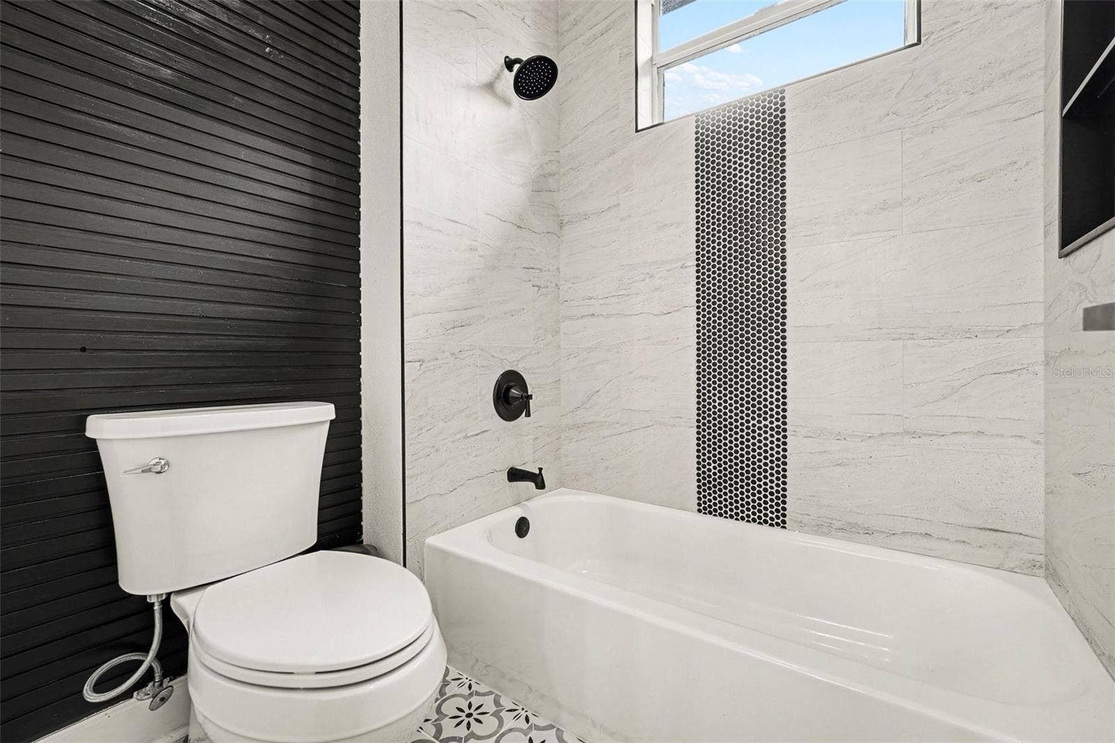 655 WHISPER WOODS DRIVE, Lakeland, FL 33813 Jack and Jill Bathroom