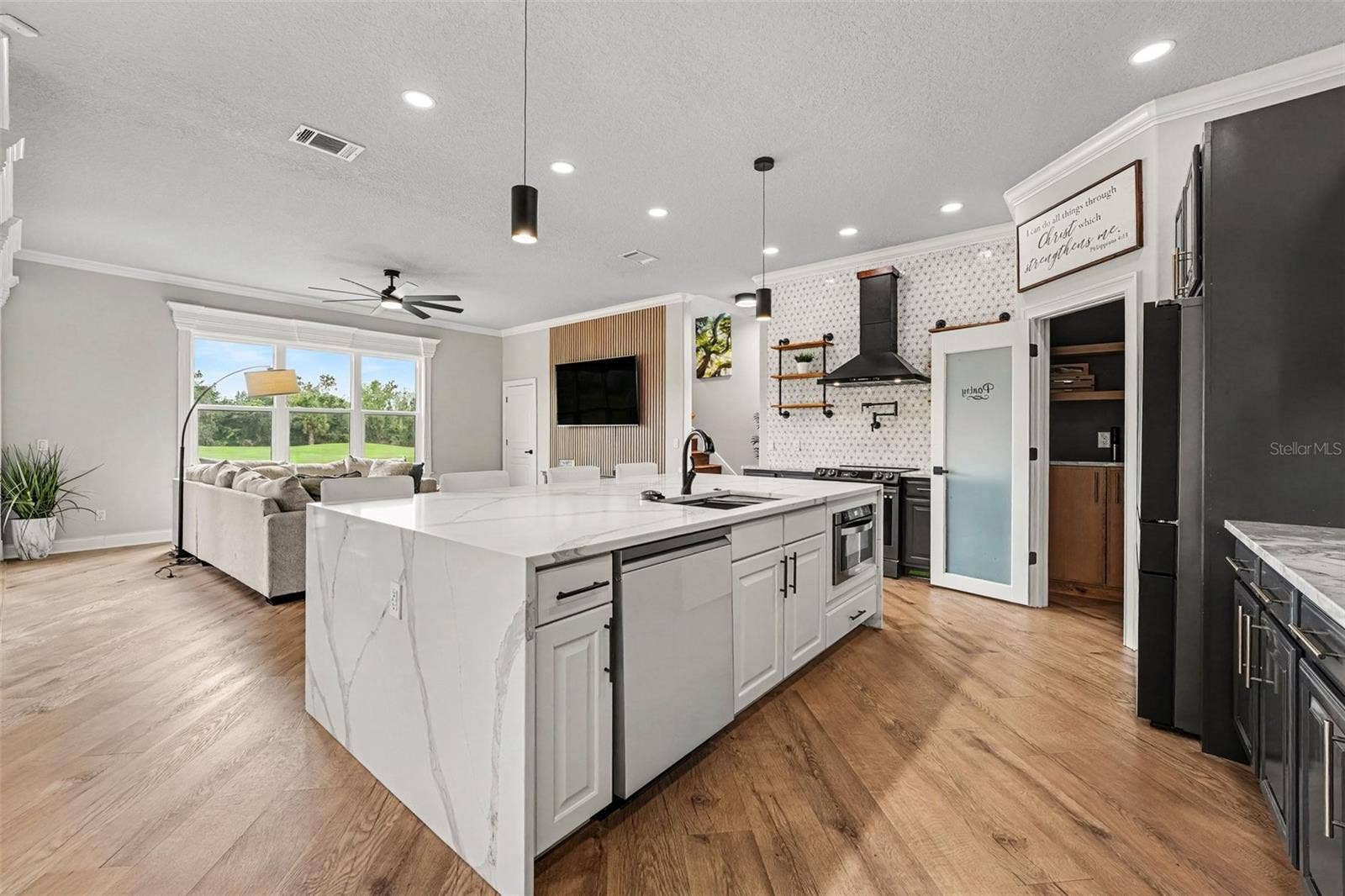655 WHISPER WOODS DRIVE, Lakeland, FL 33813 Kitchen